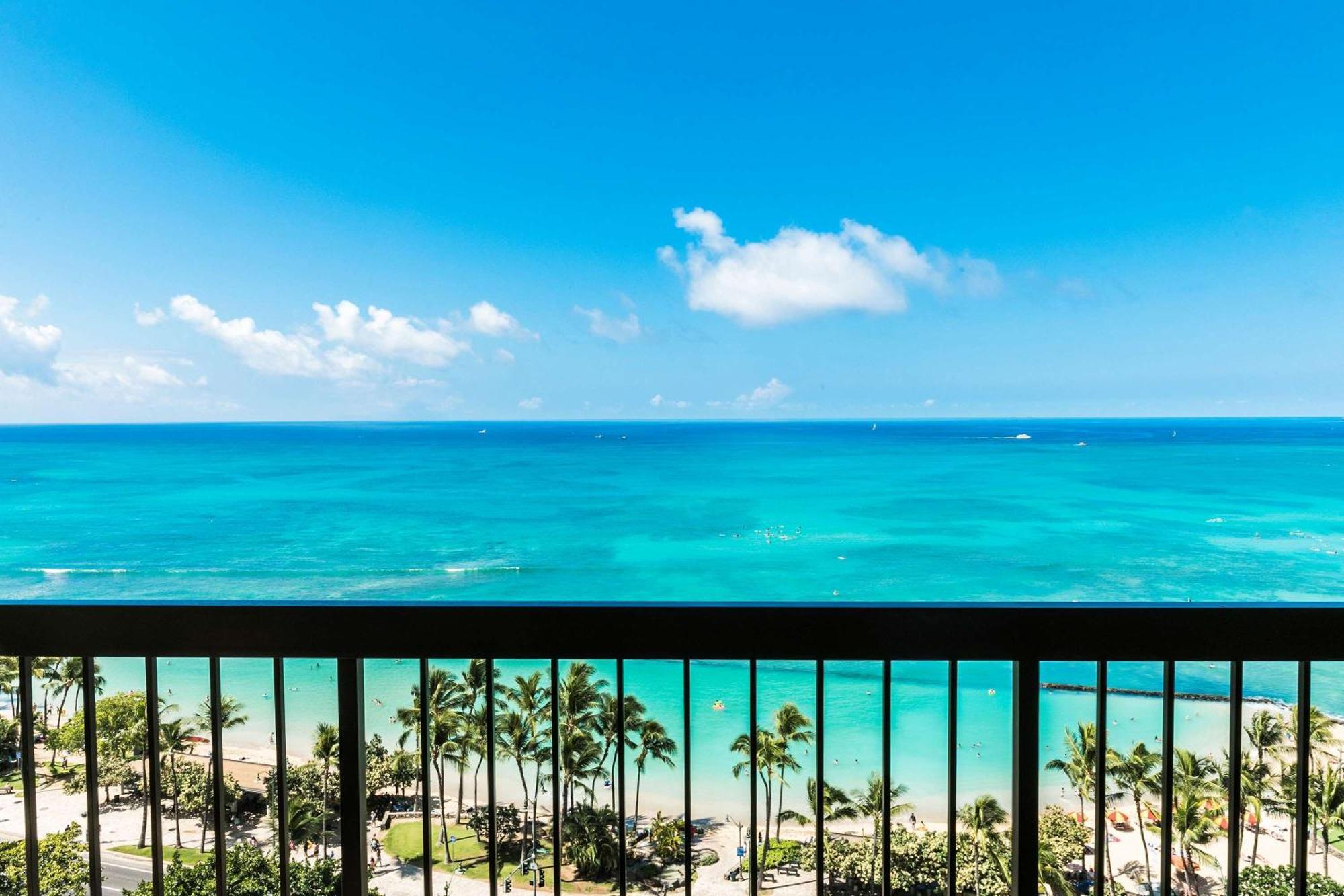 Aston Waikiki Tower 5*